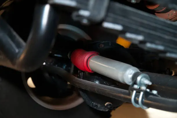 Bạn đã thay đổi ống lót… Vậy tại sao lại có tiếng kêu? 5 Lỗi Cài Đặt Gần Như